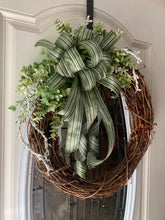 Load image into Gallery viewer, Grapevine Wreath - Green Neutral